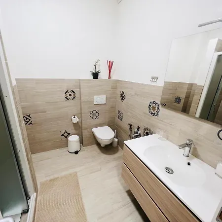 Holiday home Sonila's 1 *